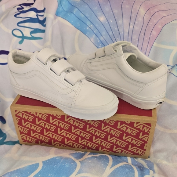 Vans Kids Classic White Sneakers - Picture 1 of 4